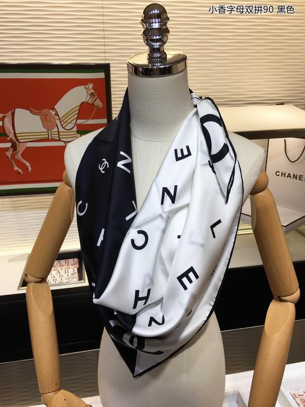 Chanel silk scarf 90X90cm E (2)