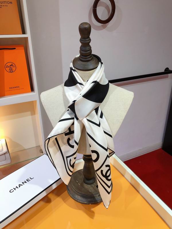 Chanel silk scarf 90X90cm E (2)