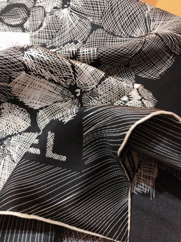 Chanel silk scarf 90X90cm E (2)