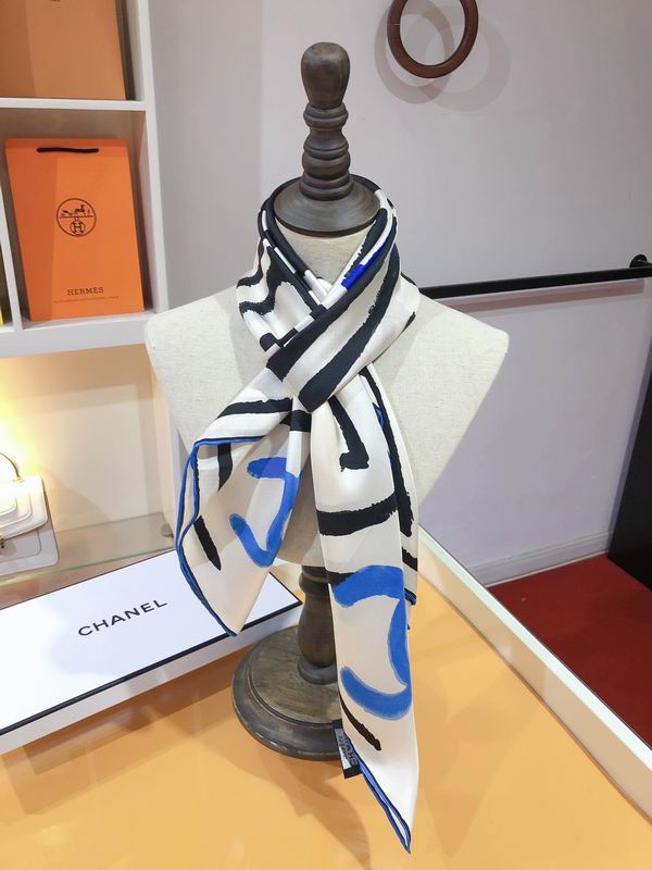 Chanel silk scarf 90X90cm E (2)