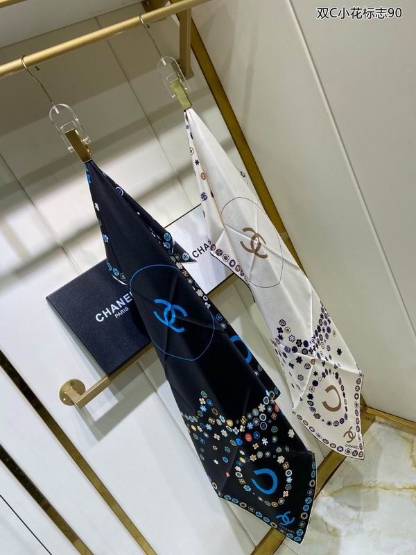 Chanel silk scarf 90X90cm E (2)