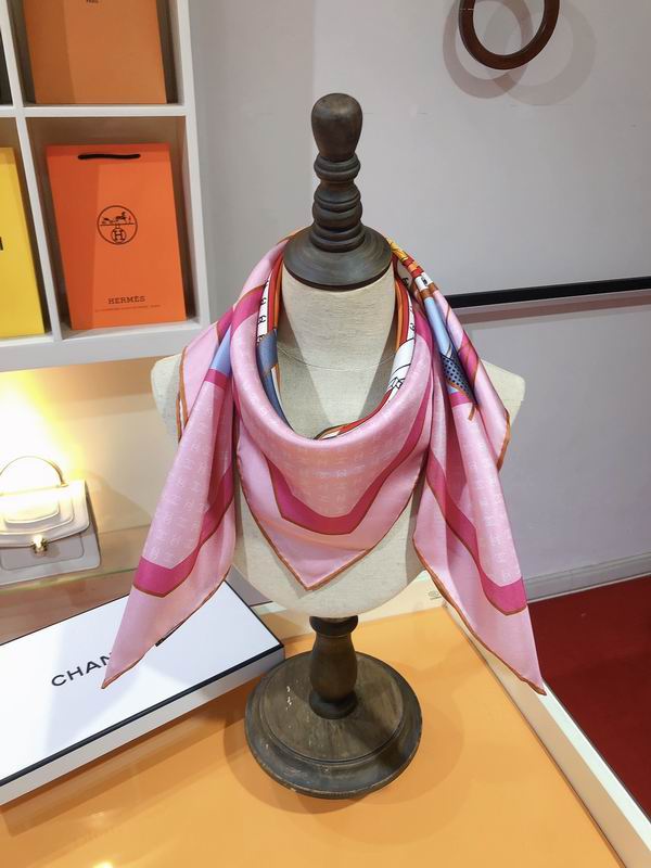Chanel silk scarf 90X90cm E (20)