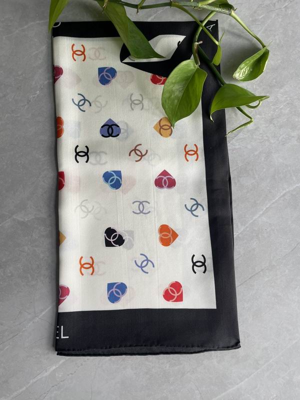 Chanel silk scarf 90X90cm E (3)