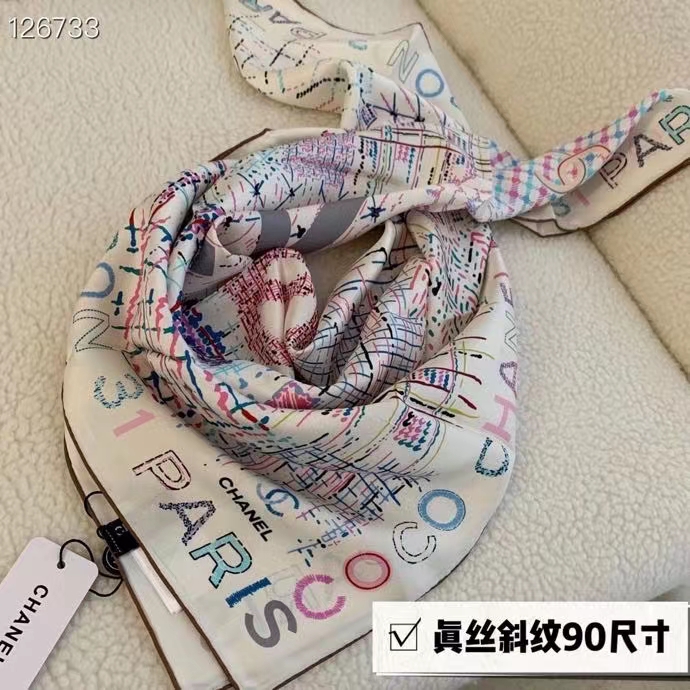 Chanel silk scarf 90X90cm E (3)