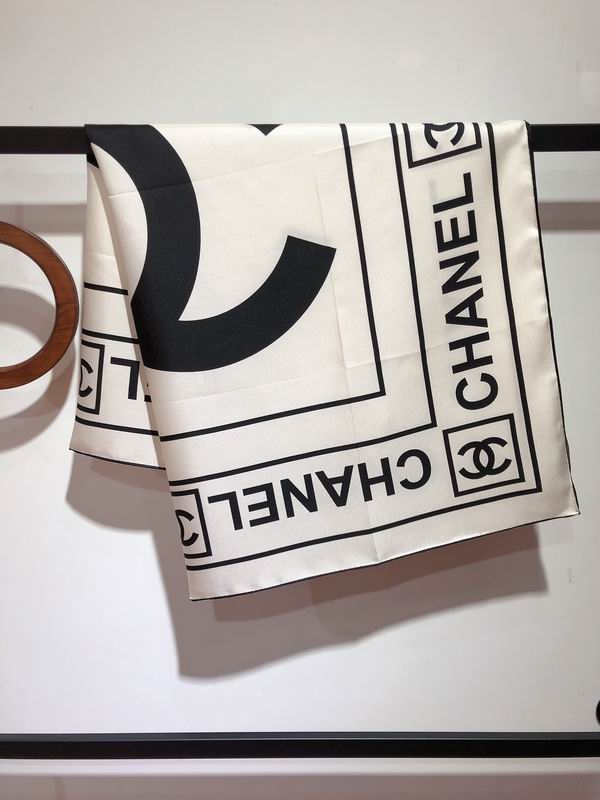Chanel silk scarf 90X90cm E (3)