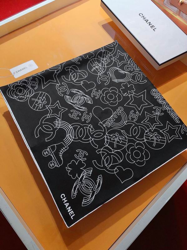 Chanel silk scarf 90X90cm E (3)