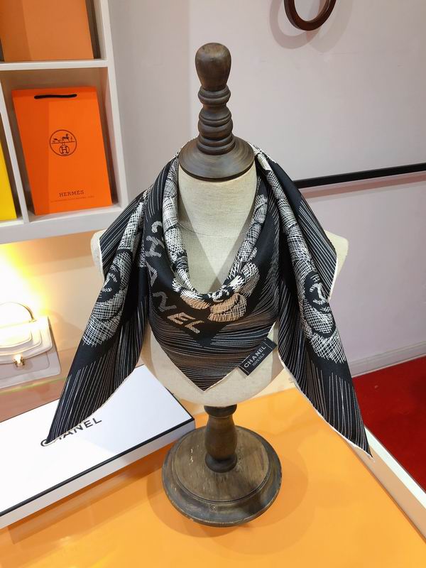 Chanel silk scarf 90X90cm E (3)