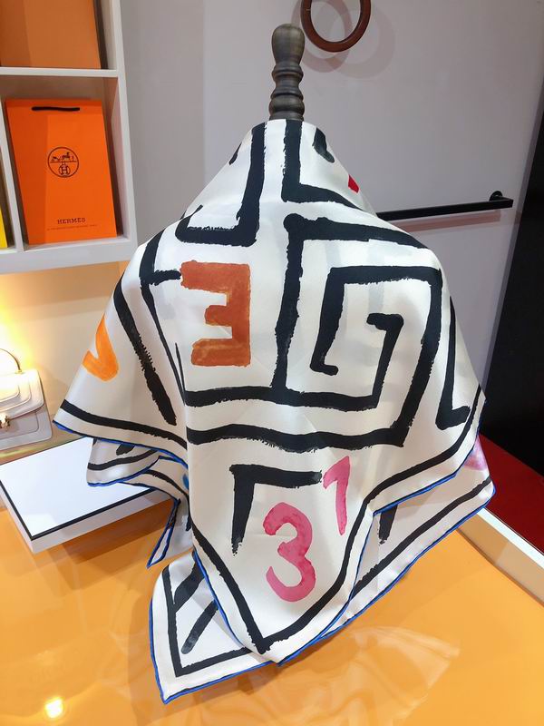 Chanel silk scarf 90X90cm E (3)