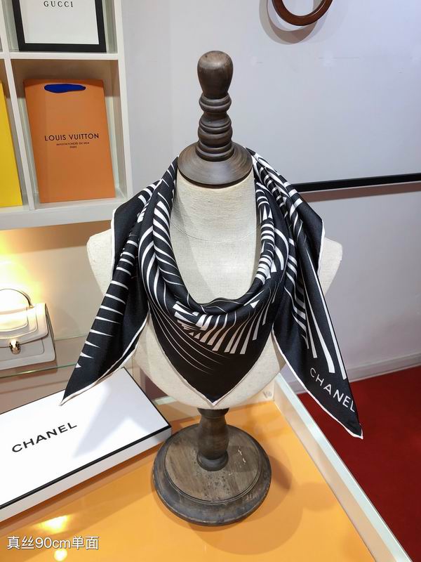 Chanel silk scarf 90X90cm E (5)