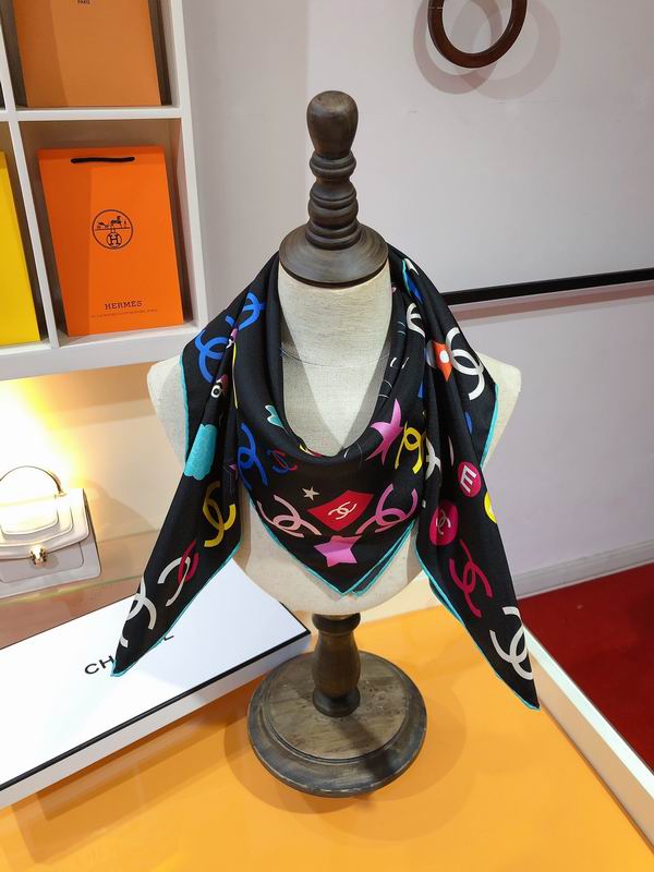 Chanel silk scarf 90X90cm E (5)