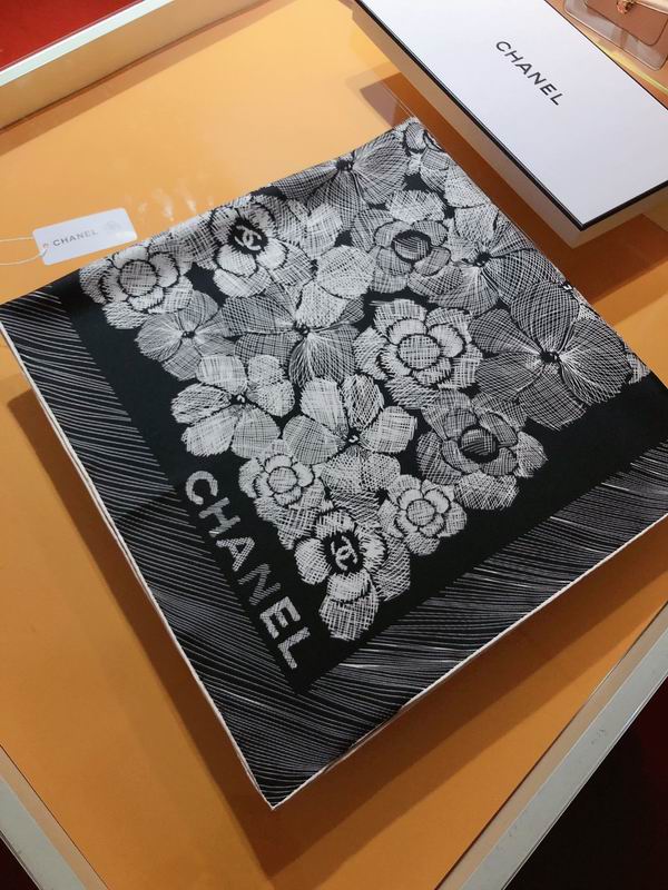 Chanel silk scarf 90X90cm E (5)