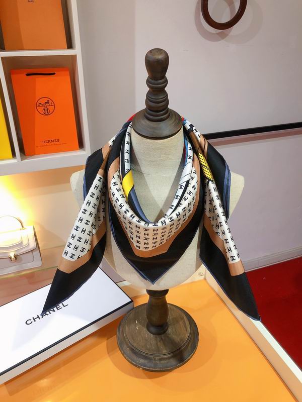 Chanel silk scarf 90X90cm E (5)