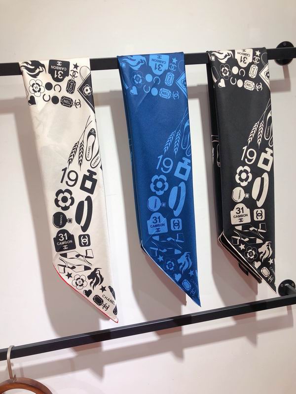 Chanel silk scarf 90X90cm E (6)