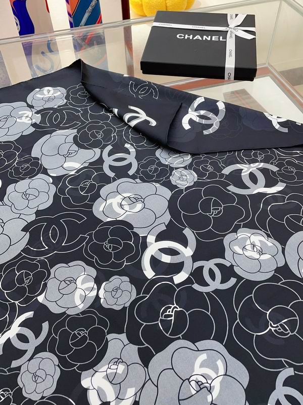 Chanel silk scarf 90X90cm E (7)