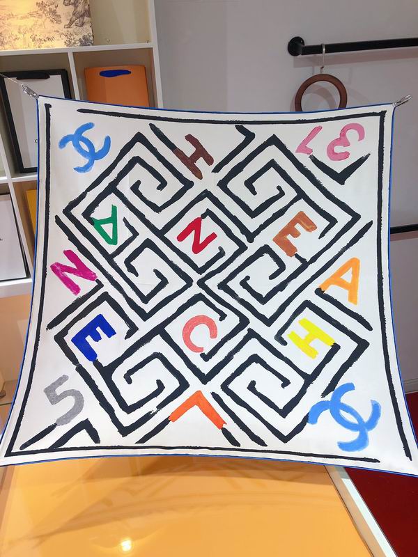 Chanel silk scarf 90X90cm E (8)