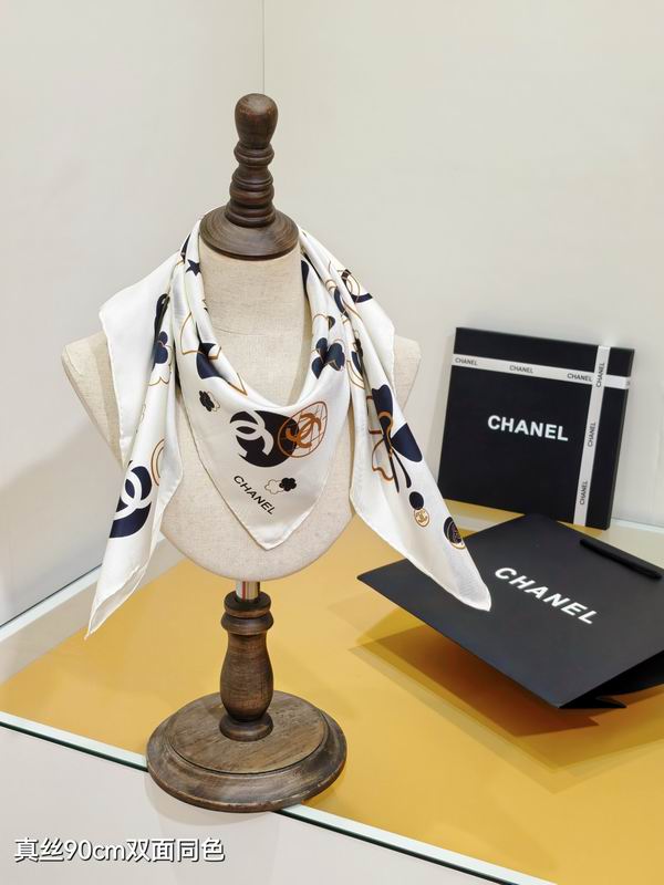 Chanel silk scarf 90X90cm E06 (1)