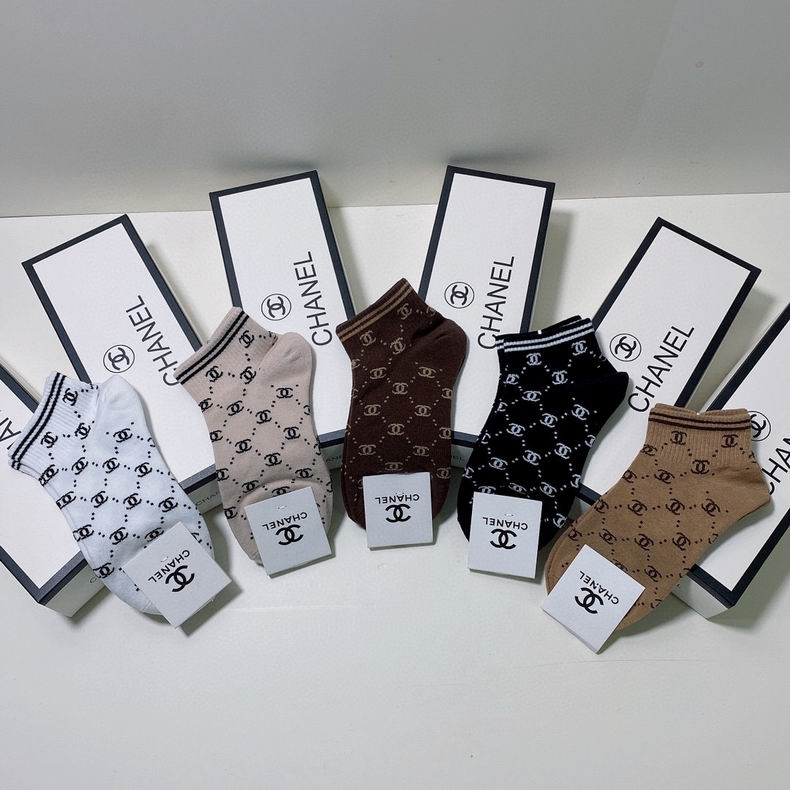 Chanel socks (1)
