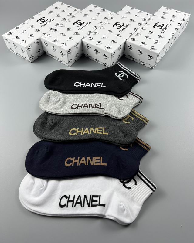 Chanel socks (1)