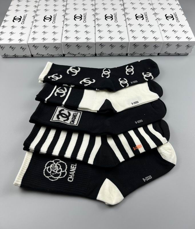 Chanel socks (4)