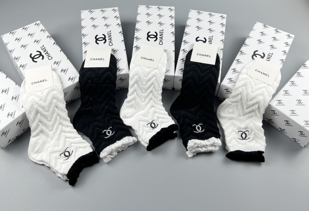 Chanel socks (5)