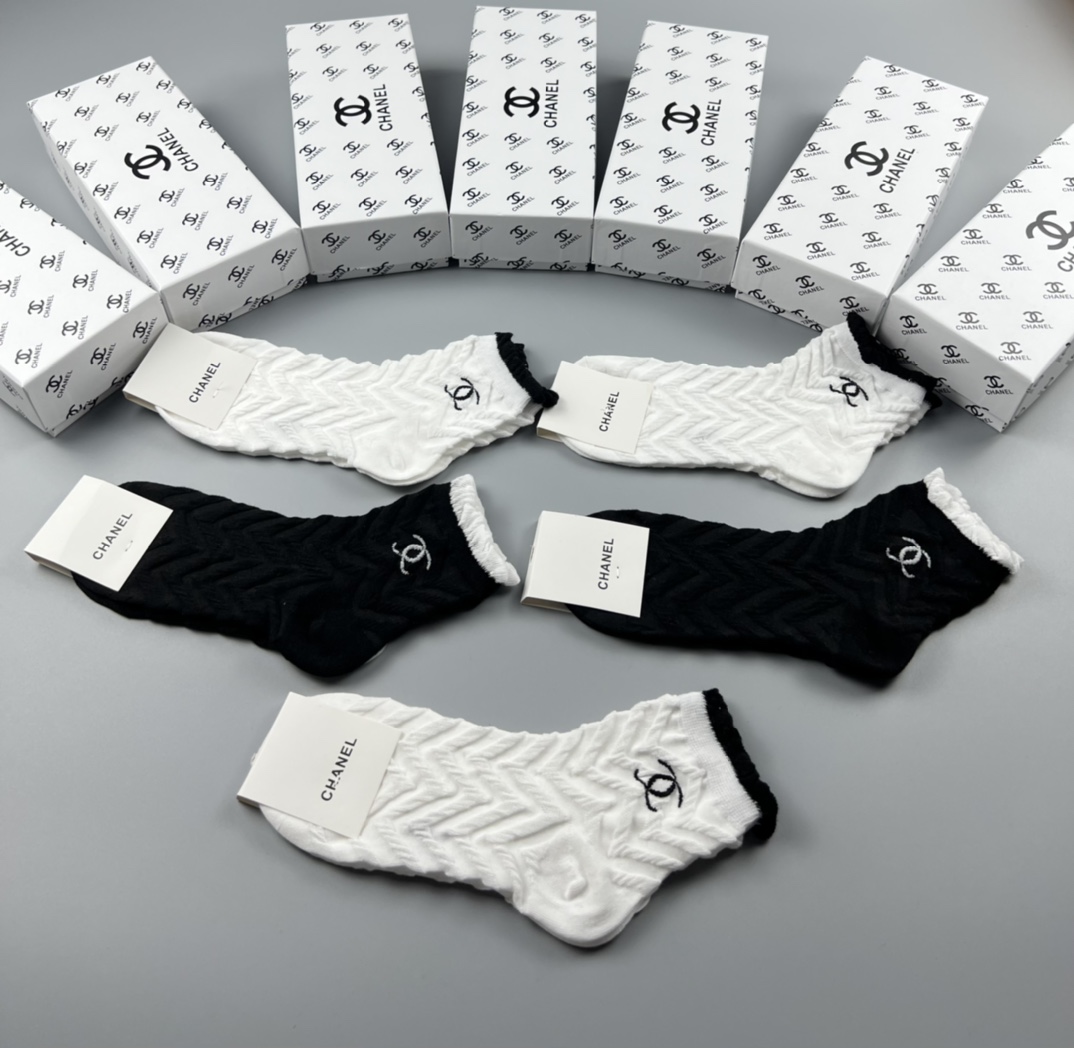 Chanel socks (6)