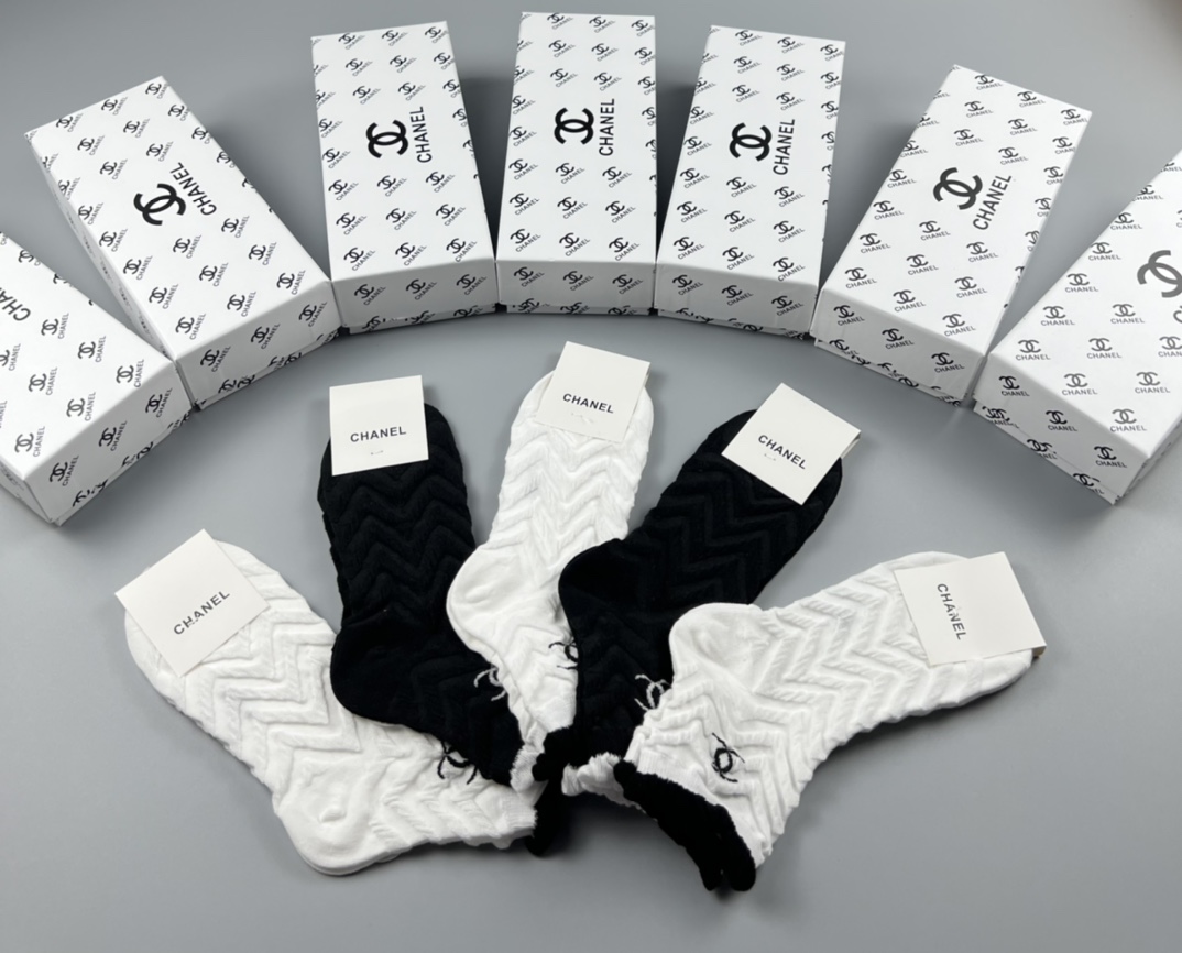 Chanel socks (7)
