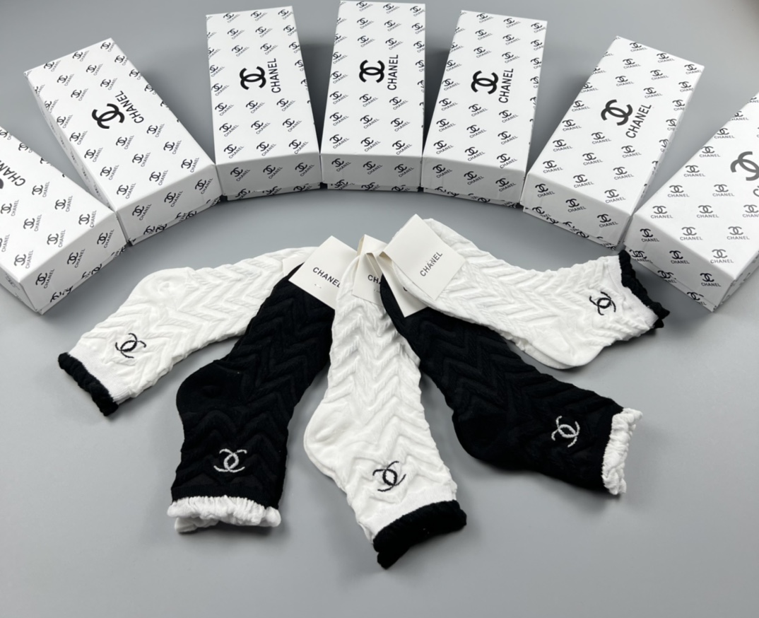 Chanel socks (8)