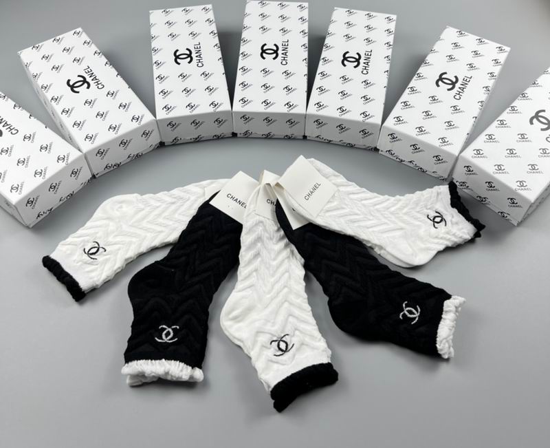 Chanel socks  (1)