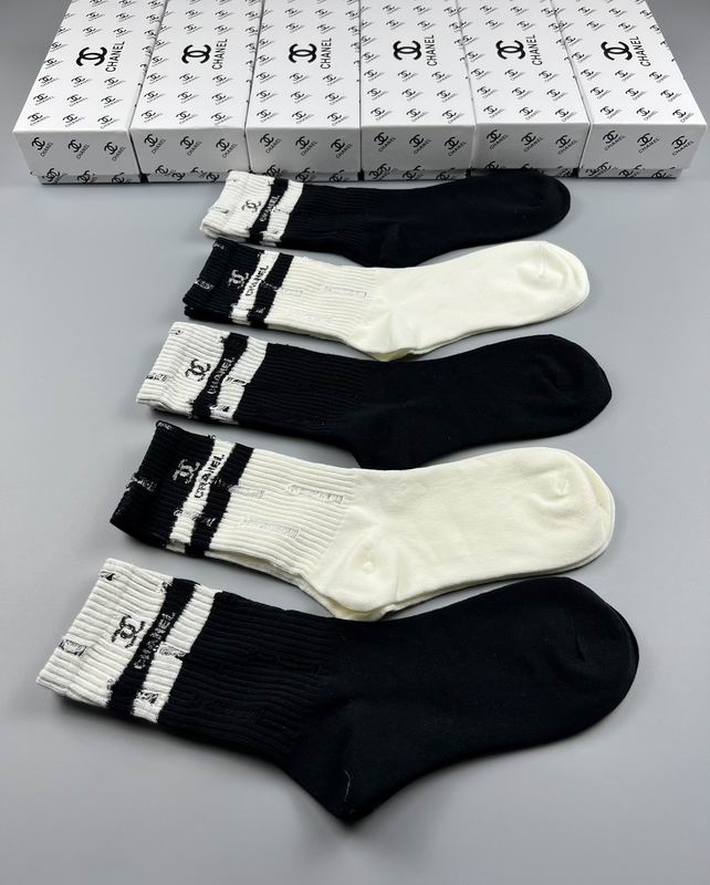 Chanel socks  (1)