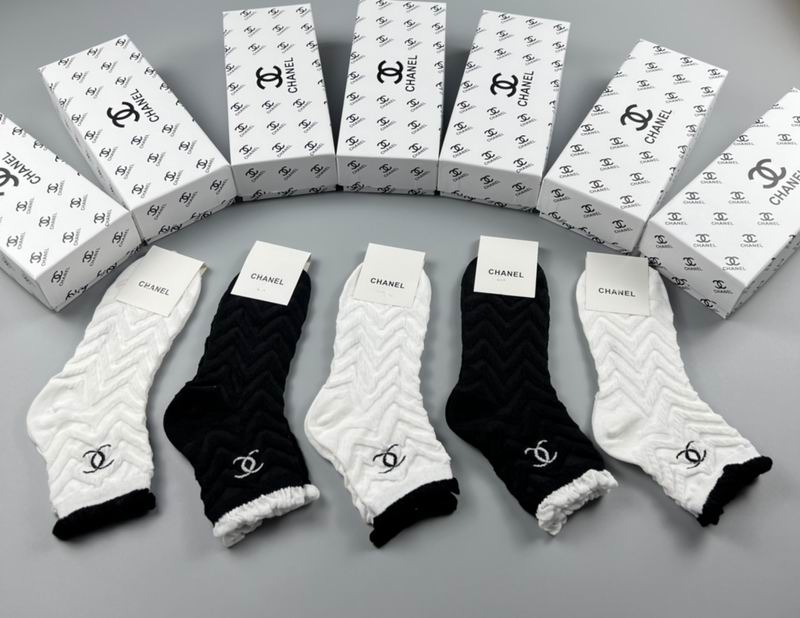 Chanel socks  (3)