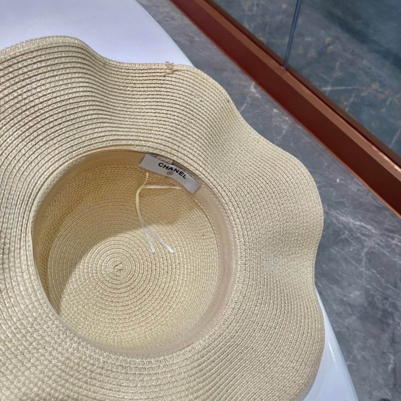 Chanel top hat (703)