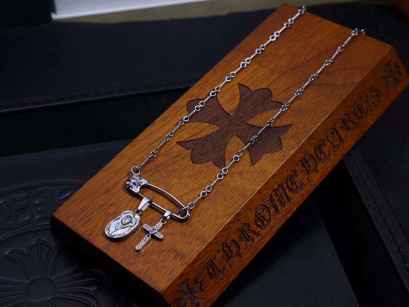 Chrome Hearts necklace 05yxh75 (5)