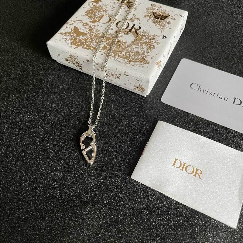 Dior Necklace 05yxh05 (1)