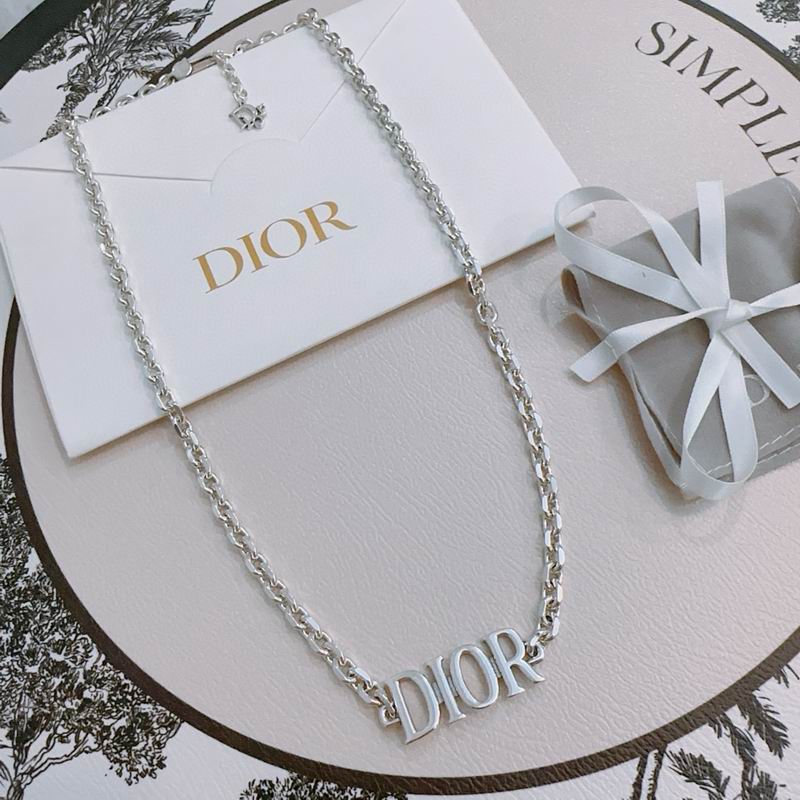 Dior Necklace 05yxh77 (1)