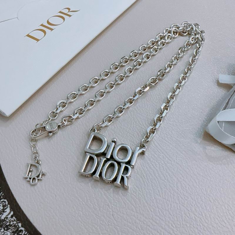 Dior Necklace 05yxh78 (3)