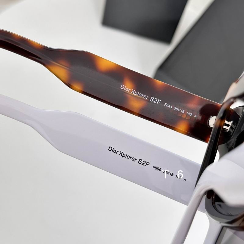 Dior S2F 50 18-145 e07