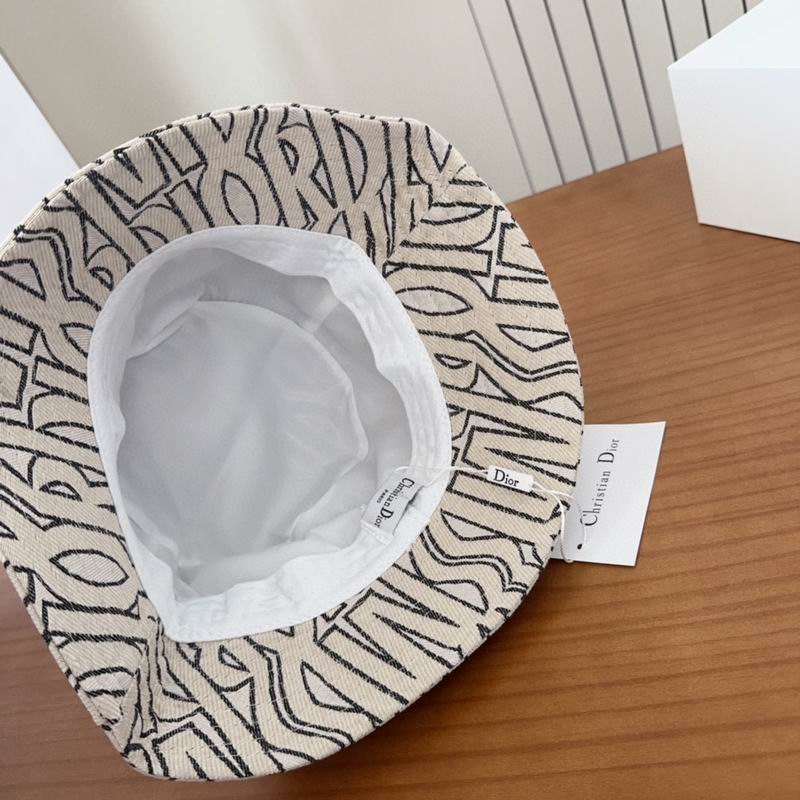 Dior hat dx (120)