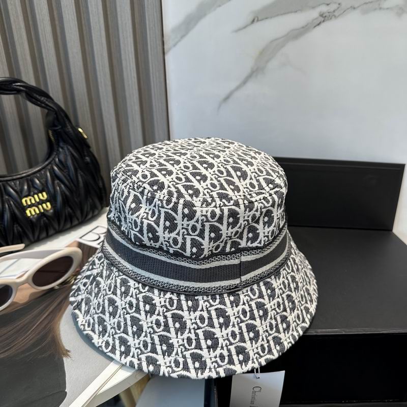 Dior hat dx (1786)