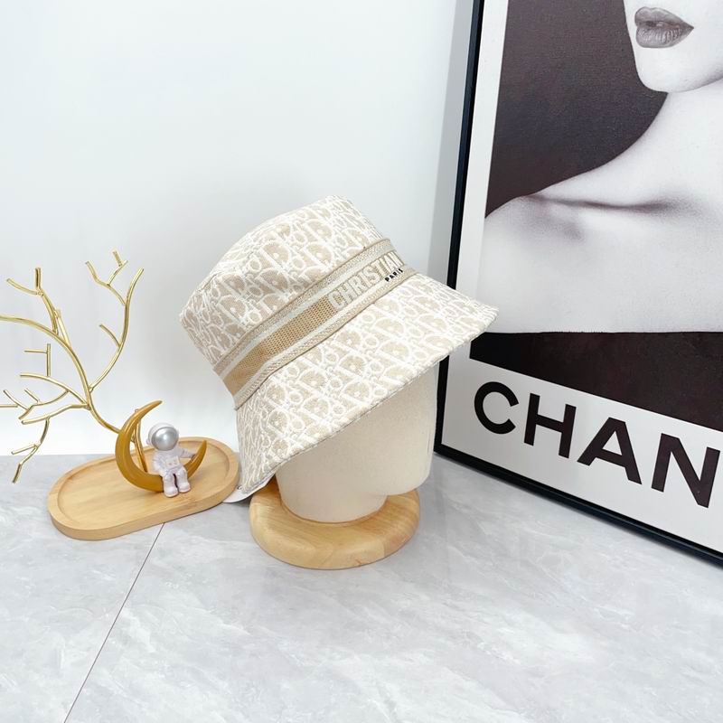 Dior hat dx (70)