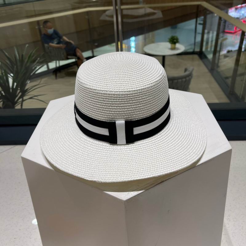 Dior top hat (602)