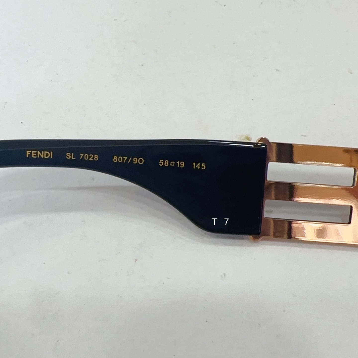 Fendi 7028 58 19-145 G07