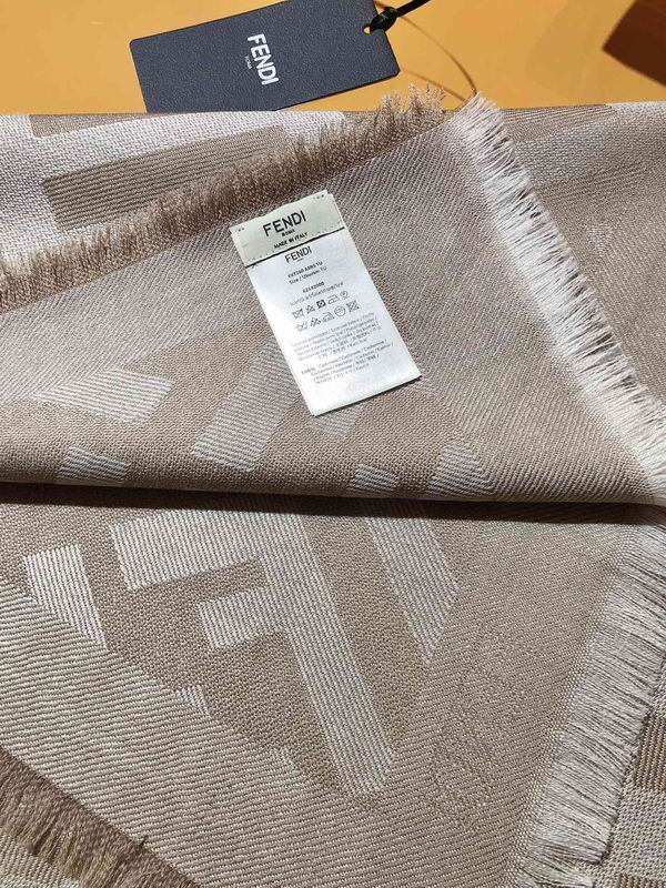 Fendi 145X145cm 10%羊绒90%羊毛  E (11)