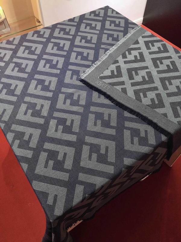 Fendi 145X145cm 10%羊绒90%羊毛  E (8)