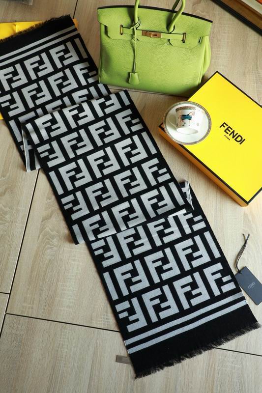 Fendi 35X180cm 95%羊毛5%真丝 E (19)