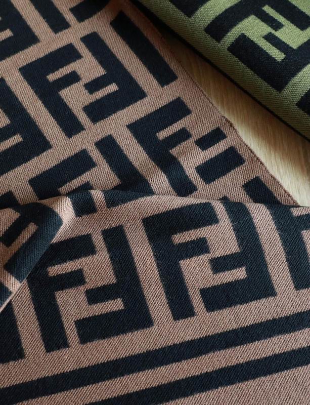 Fendi 35X180cm 95%羊毛5%真丝 E (5)