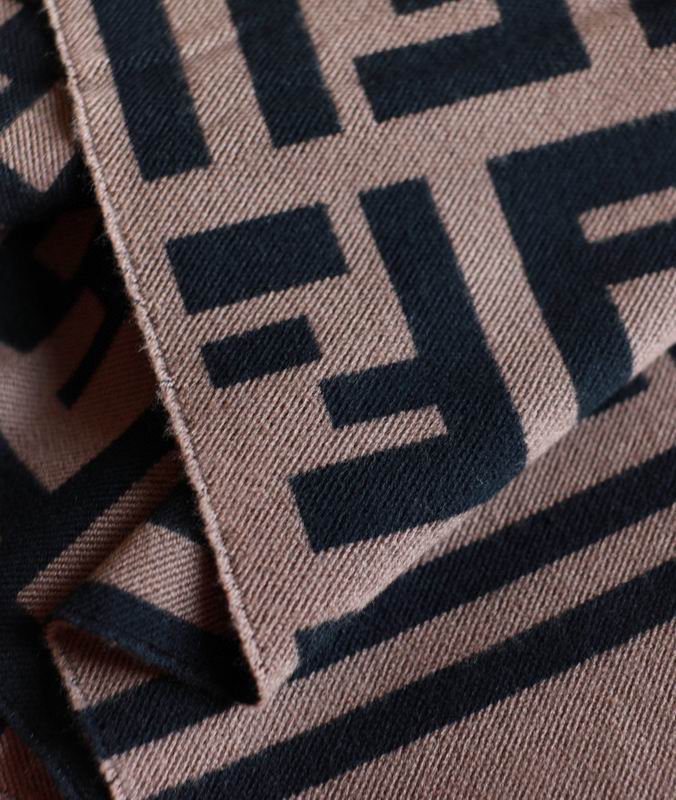 Fendi 35X180cm 95%羊毛5%真丝 E (7)