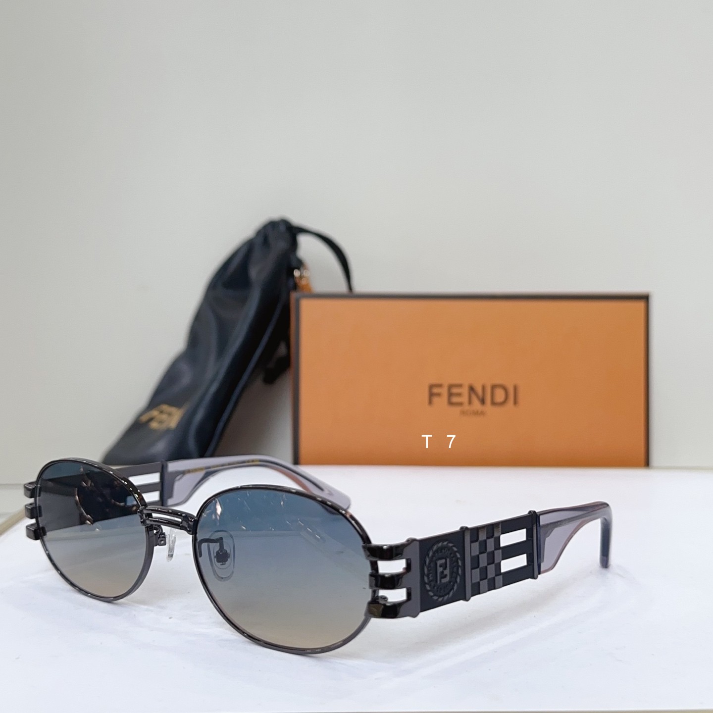 Fendi 7028 58 19-145 G06