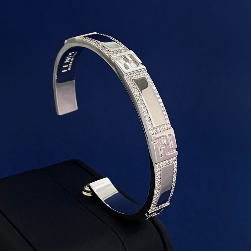 Fendi bracelet 04yxh01 (2)