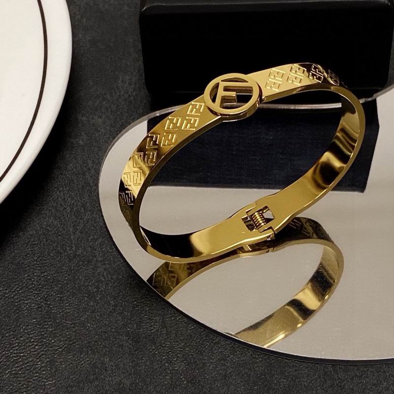 Fendi bracelet 04yxh02 (2)