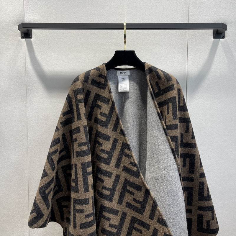 Fendi cloak 140X150cm E (1)